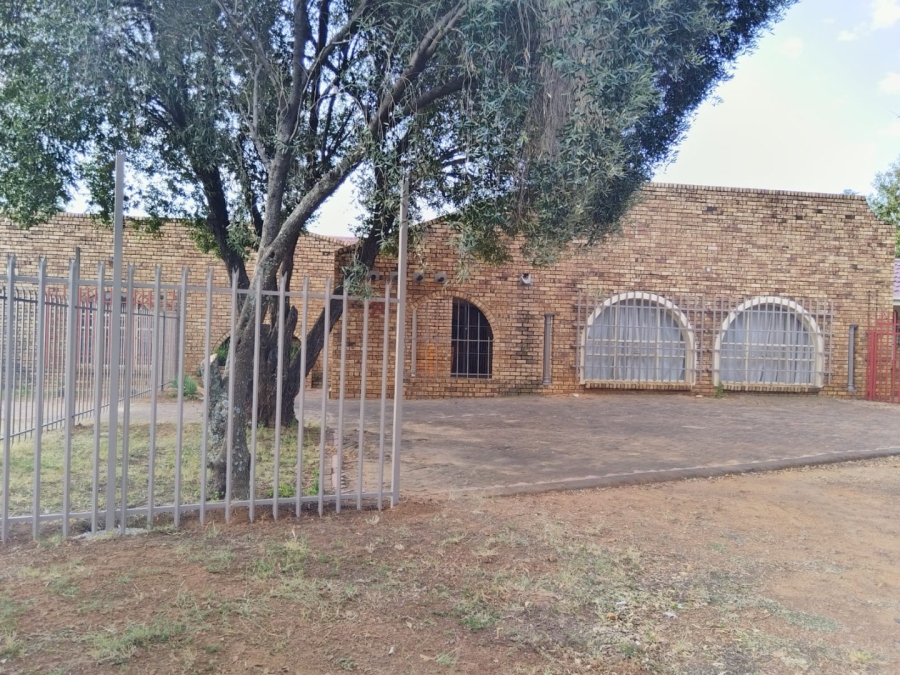 Commercial Property for Sale in Flamwood North West